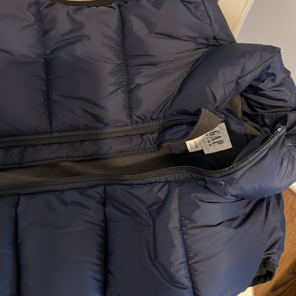Like new Gap puffer vest navy size large with measurements - Picture 2 of 5